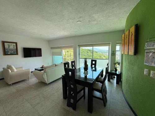 Queretaro Hotel | Apartment with Pool - Gym & A/C Suite