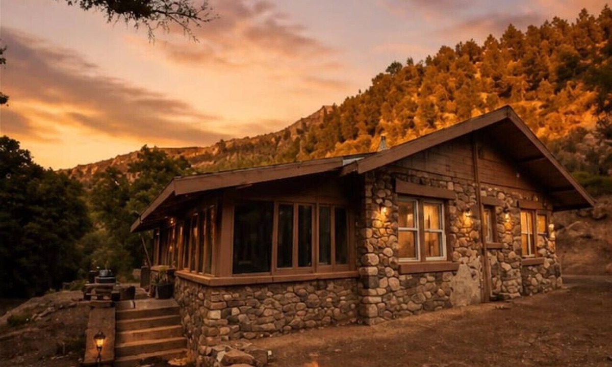 Globe Cabin | Ash Creek Canyon Mining Cabin