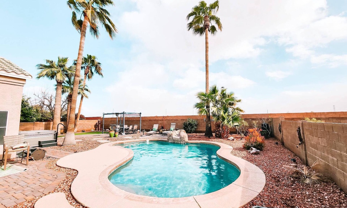Avondale House | Avondale Pool Amazing Backyard Perfect for working crews and mid term stays