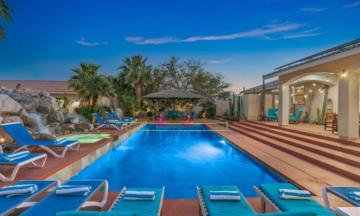 Desert Hot Springs House | Bar,Basketball,Pickleball,Privacy,G’room,Sleeps20