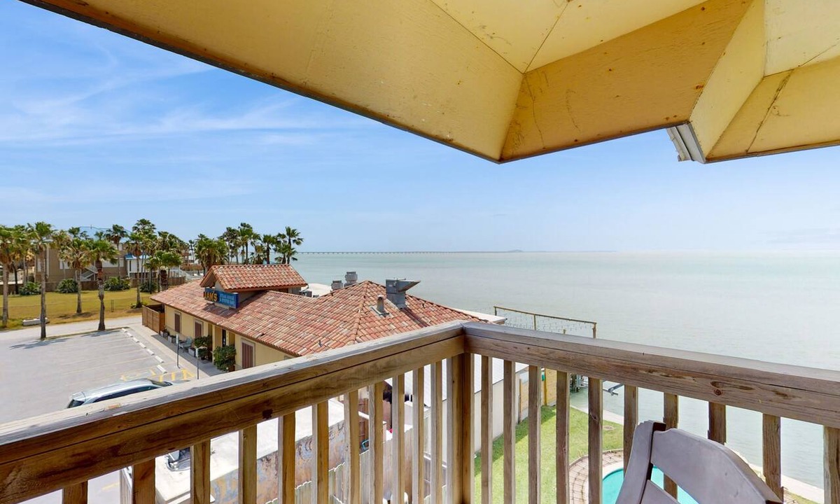 South Padre Island Condo | Bayfront condo close to beach with water views & pool access