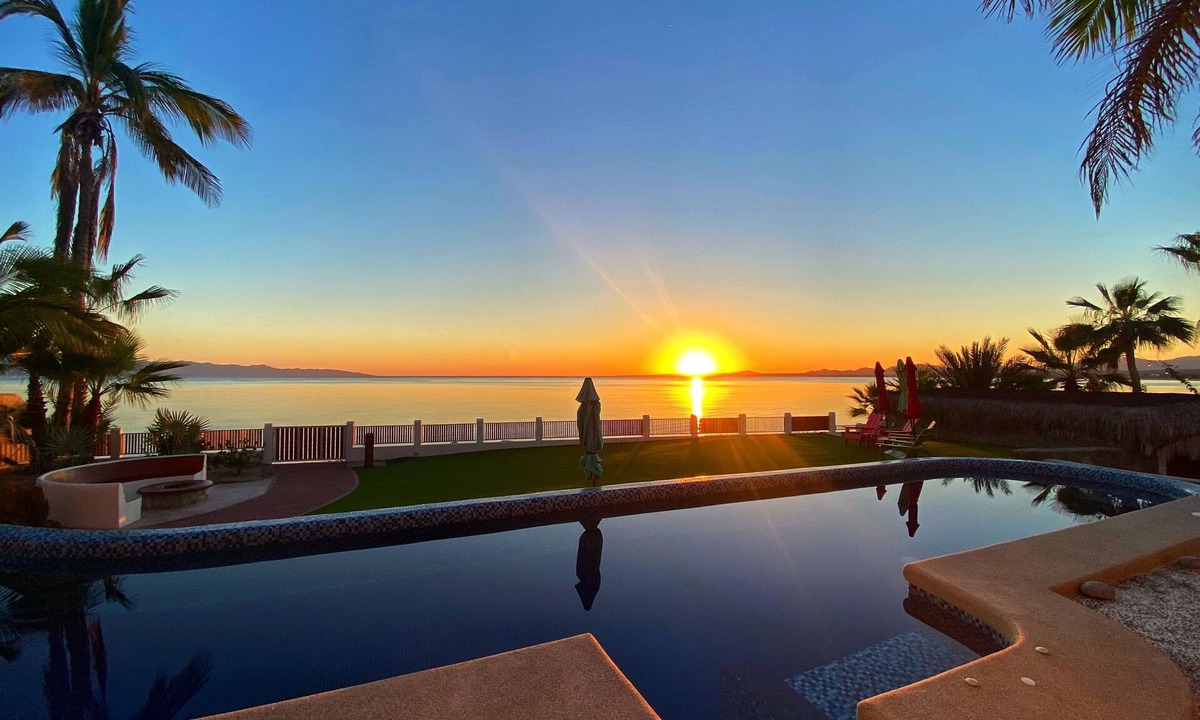 La Ventana House | Beach-front luxury! Private home, pool, hot tub, rooftop and water sport access!