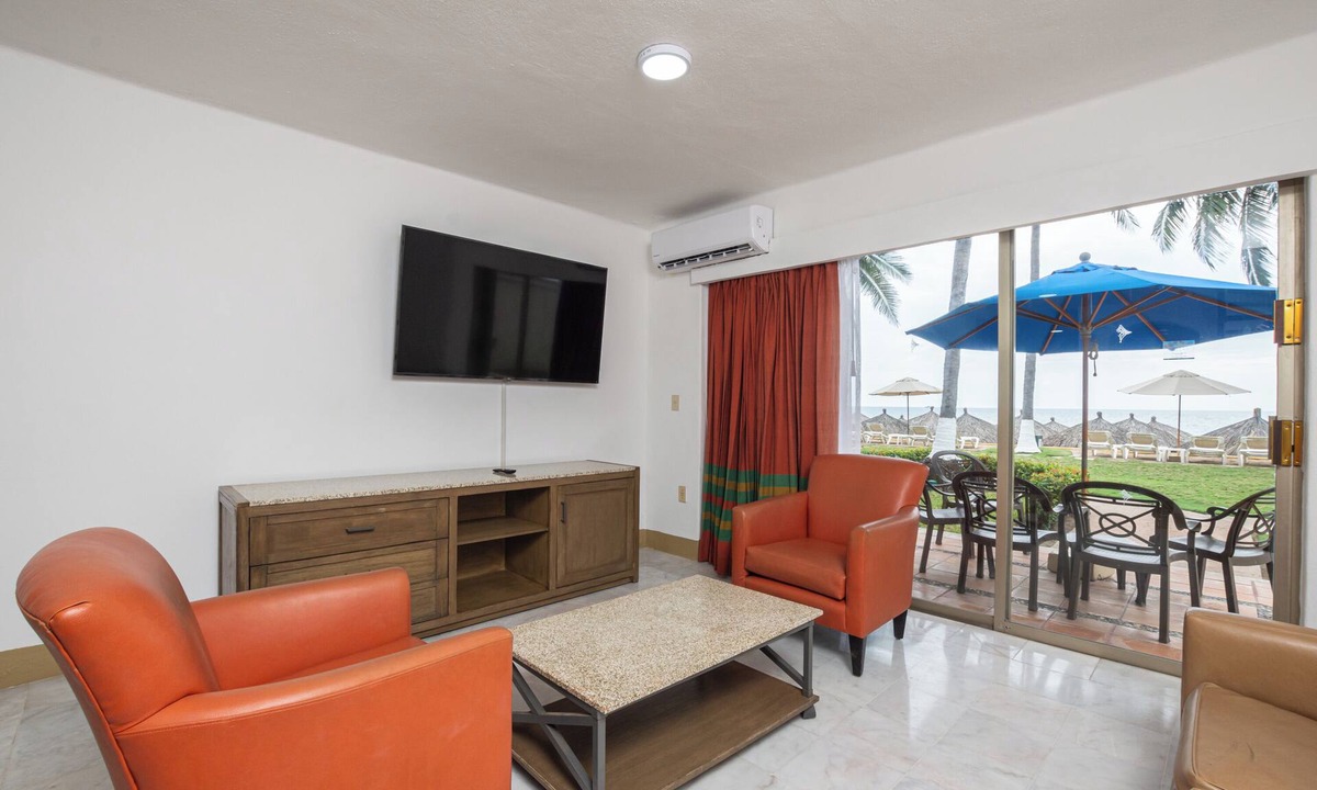 Ixtapa Villa | Beach Front Villa Diamante at Tesoro Ixtapa