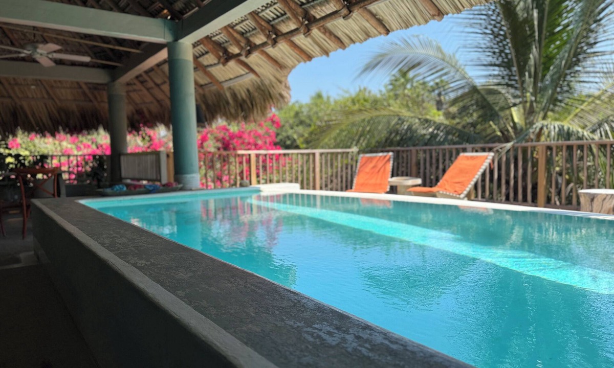 Barra de Colotepec Villa | Beach house 50m from the ocean