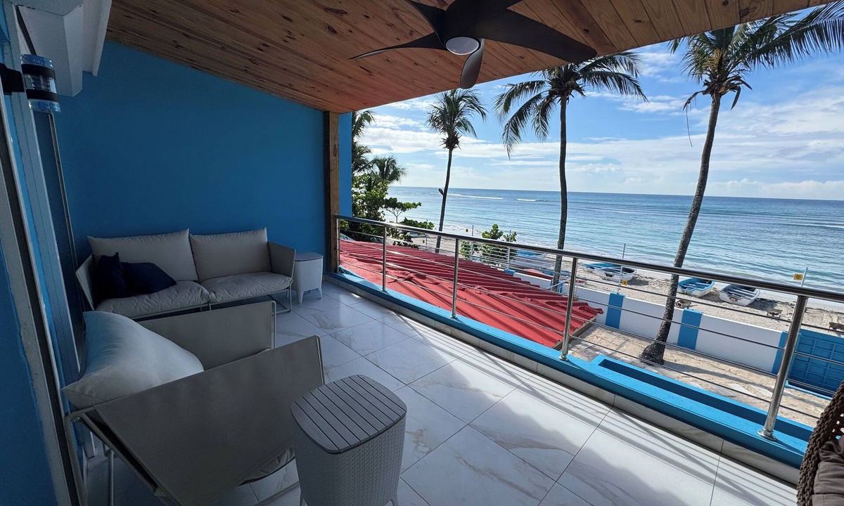 Guayacanes House | Beachfront 4 bedroom house in charming Guayacanes Juan Dolio with Jacuzzi and AC