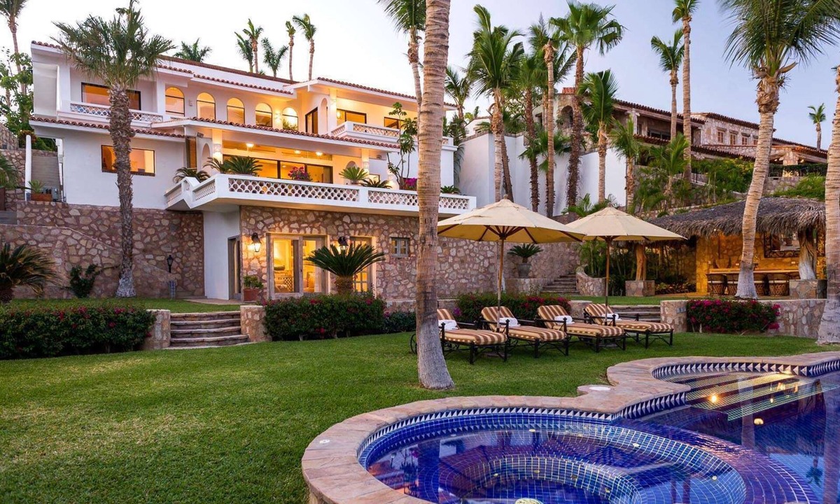 Palmilla Villa | Beachfront Villa Pacifica includes Luxury Swimming Pool & Gourmet Kitchen!