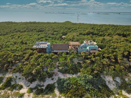Jimenez Villa | Beachfront Villa Pools & Concierge in Sian Kaan