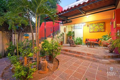 La Paz Hotel | Beachside Bliss Suite 1 Block from Malecon