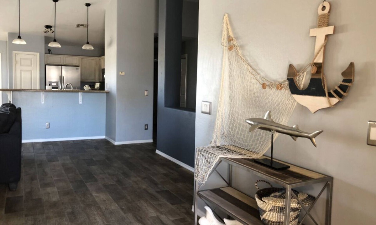 Cottonflower House | Beachy Getaway in Goodyear, AZ 10 guests; 4/2