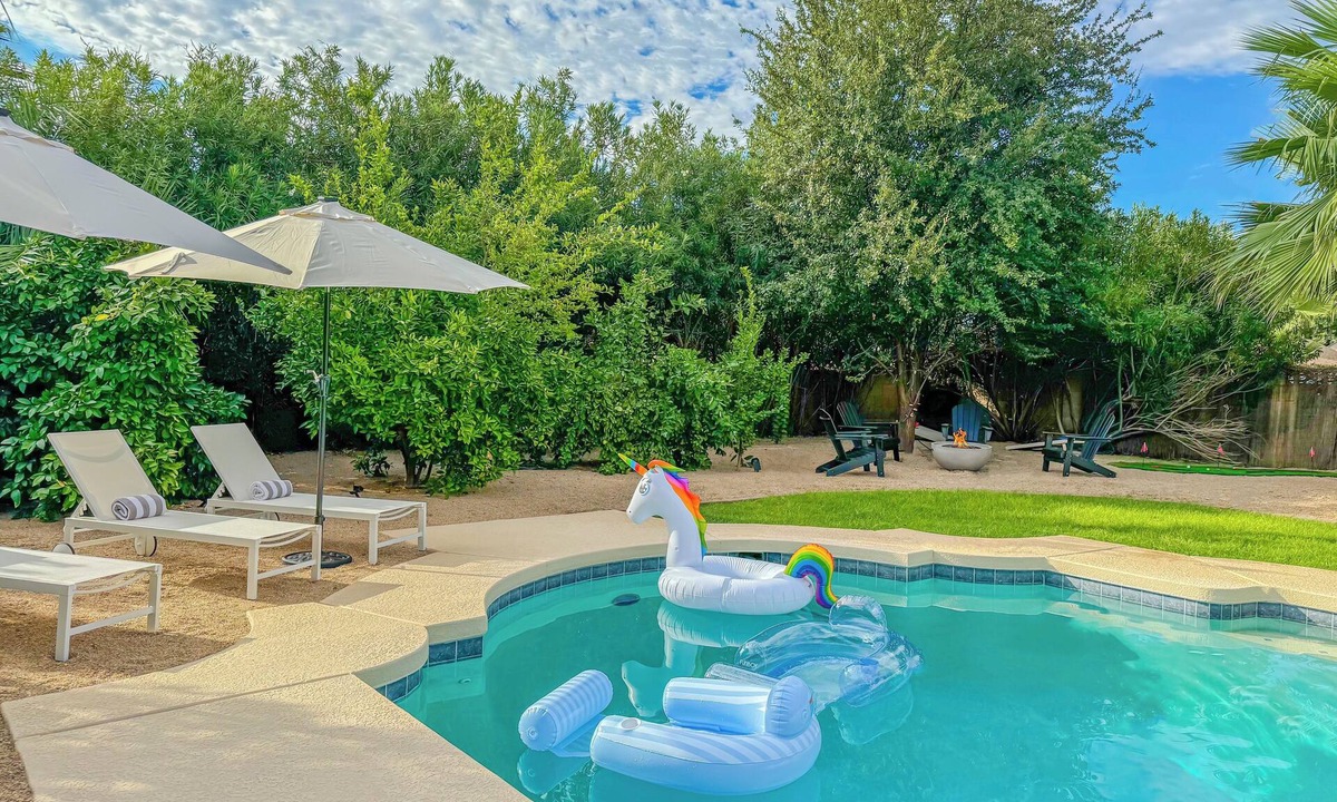 Cox Heights House | Beat the Heat: Pool, Games, BBQ, No Clean Fee