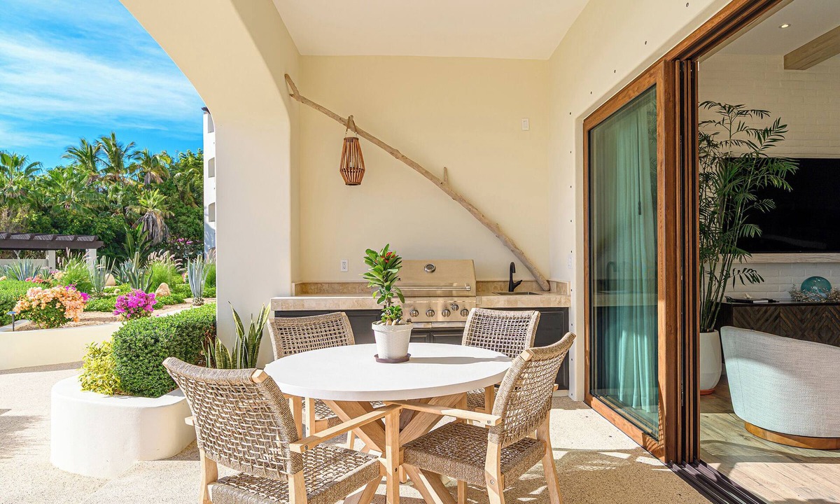Laguna Hills Condo | Beautiful 2-bedroom condo in Beachfront Community