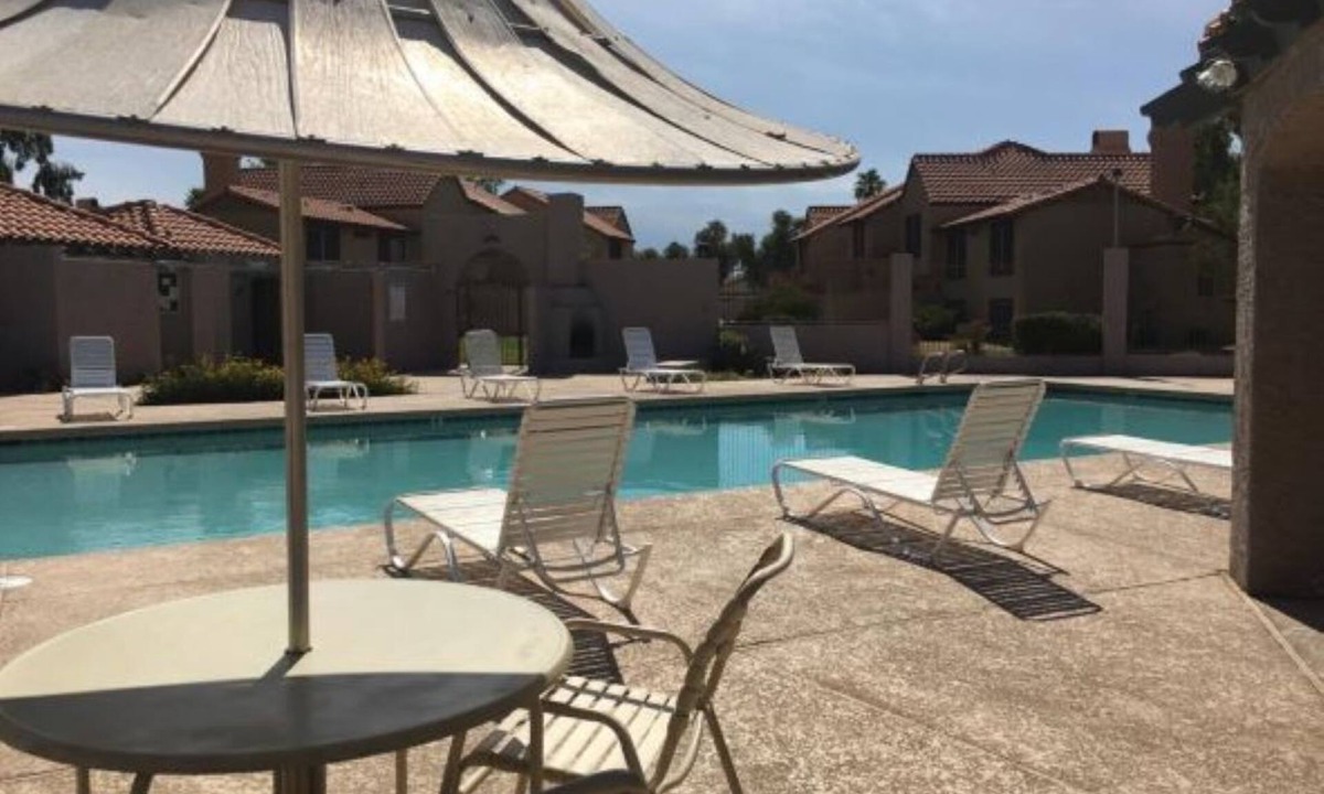 Villa De Paz House | Beautiful 2 bdrm townhouse w/pool in Glendale AZ