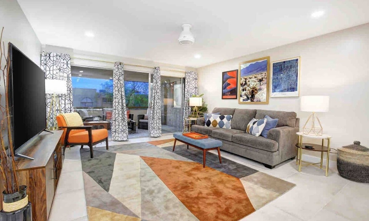 Entertainment District Condo | Beautiful 2 BR modern and spacious ScottsdaleCondo