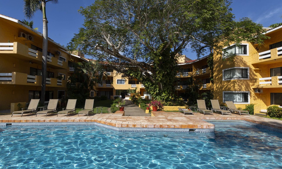 Ixtapa Condo | Beautiful 2 BR condo, pool, tenis court on Palma Real golf course
