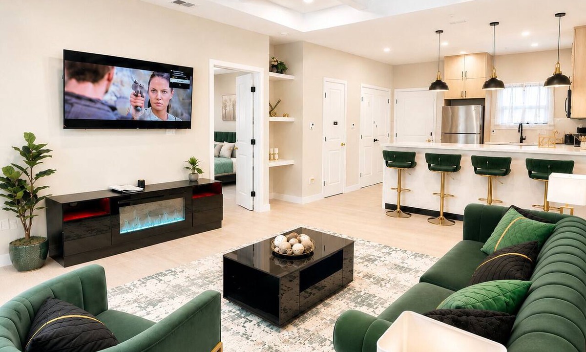 Mission Apartment | Beautiful 3-Beds Apartment in Mission with WIFI; Safe & Spacious Stay