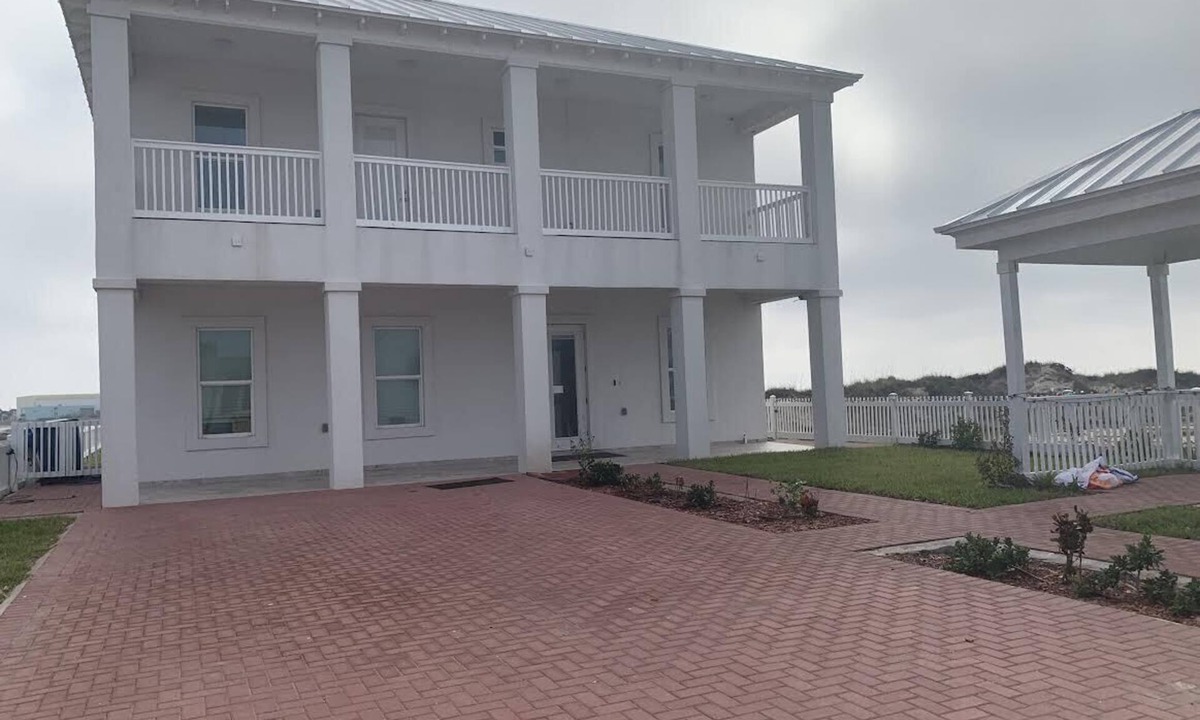 The Shores Condo | beautiful condo on the bay with beach access and a beautiful pool