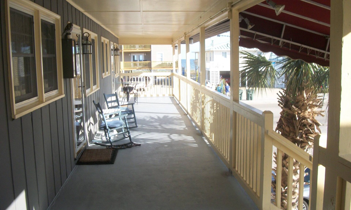 Cherry Grove Beach Condo | Beautiful Efficiency Condo Across The Street from Beach. Great Pool & Deck Area.