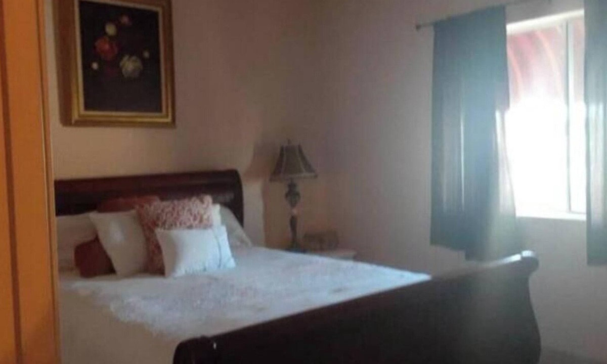 Foothills House | Beautiful home and scenic mountain view!