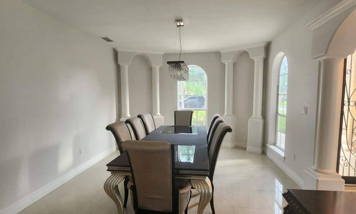 McAllen House | Beautiful house with pool