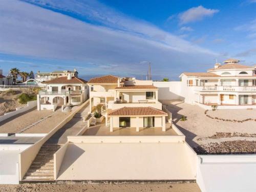 Las Conchas House | Beautiful Huge Beachfront Home Serenity Beach