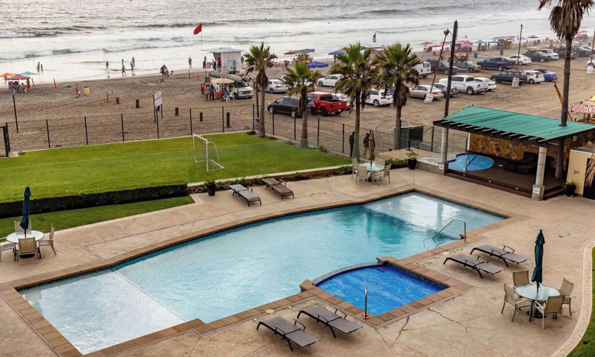 Centro Playas Condo | Beautiful Oceanfront View 3-bedroom condo in Downtown Playas de Rosarito