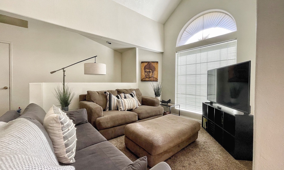 Camelback East Condo | Beautiful & Quiet 2 Bed Condo in Excellent Location!