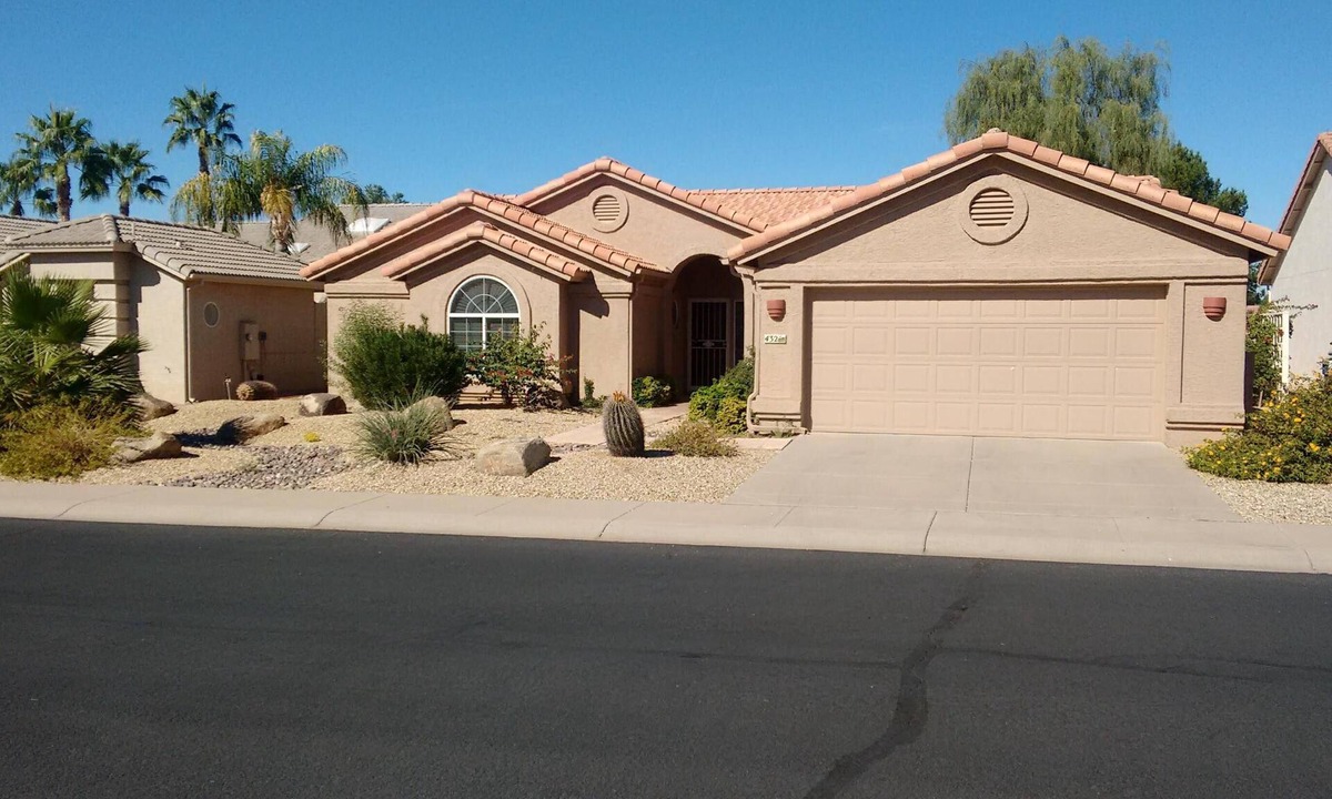 Ironwood House | Beautiful Sun Lakes Home in Gated Robson Community, on Golf Course