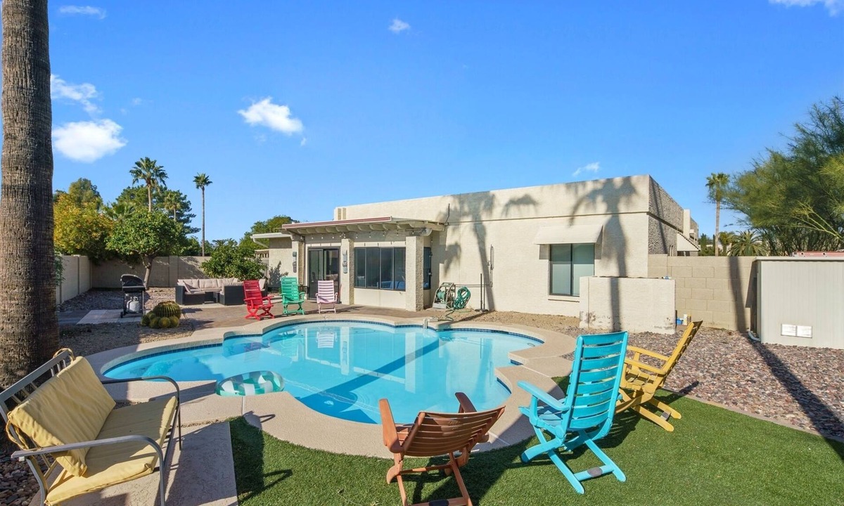 Barclay Place House | Beautiful, Updated Single Level Scottsdale | Pool