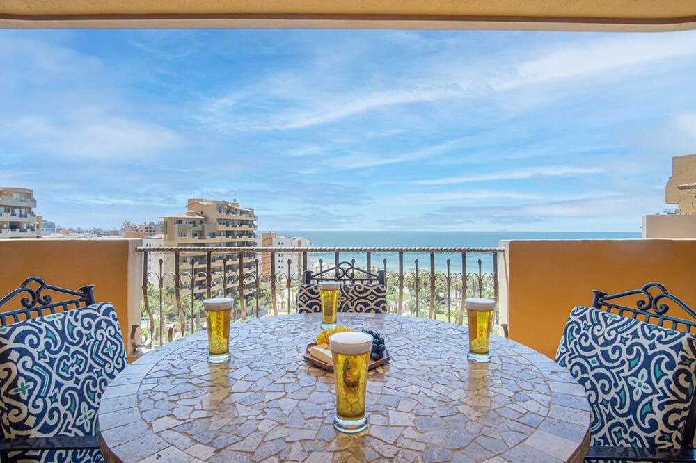 Sandy Beach Condo | Bella Sirena