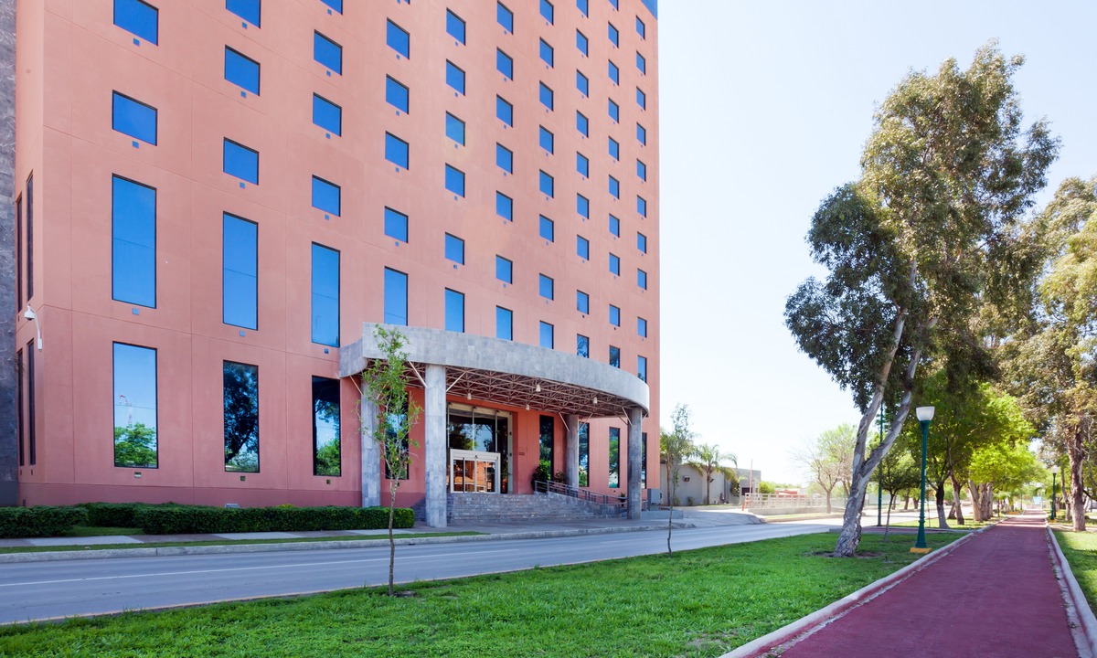 Nuevo Laredo Hotel | Best Western Plus Nuevo Laredo Inn & Suites
