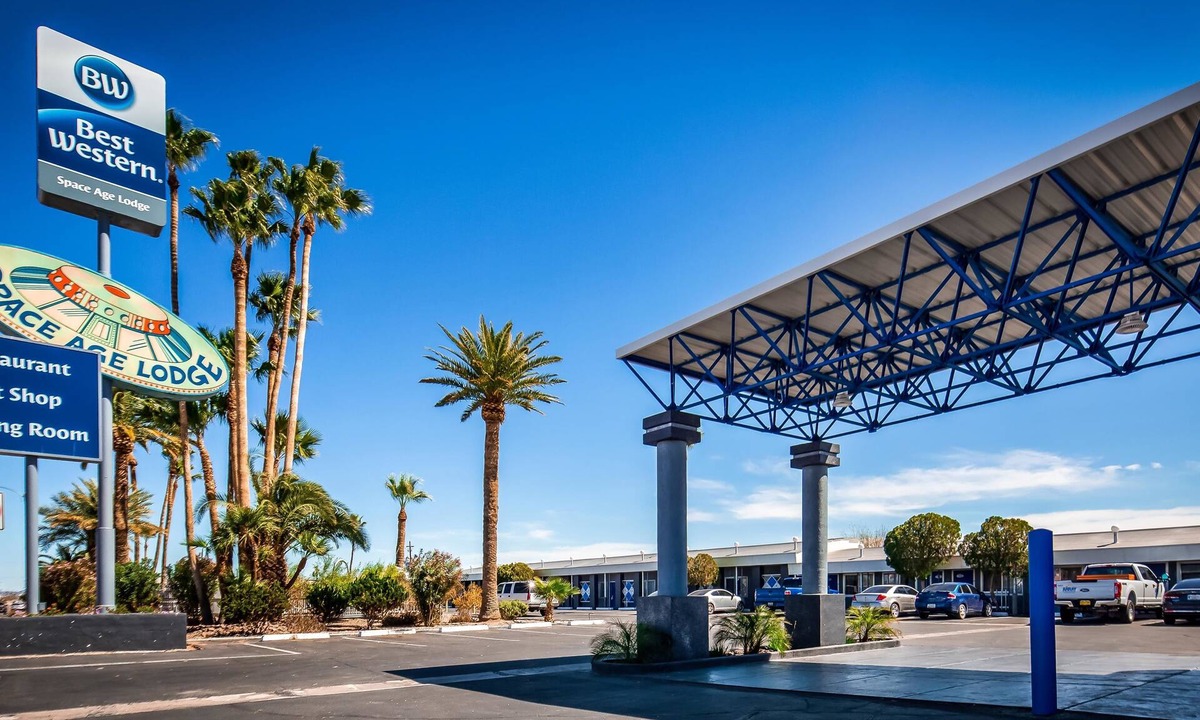 Gila Bend Hotel | Best Western Space Age Lodge