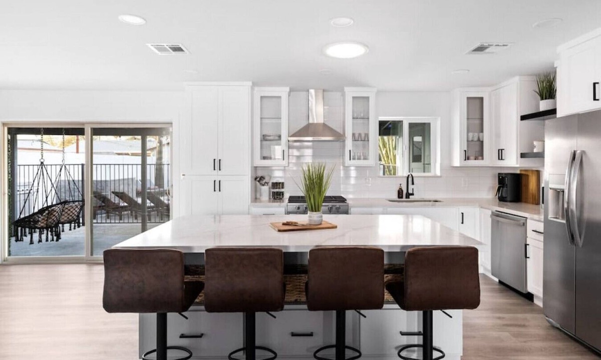 Papago Parkway House | Blush Bungalow: Scottsdale Bachelorette Bliss