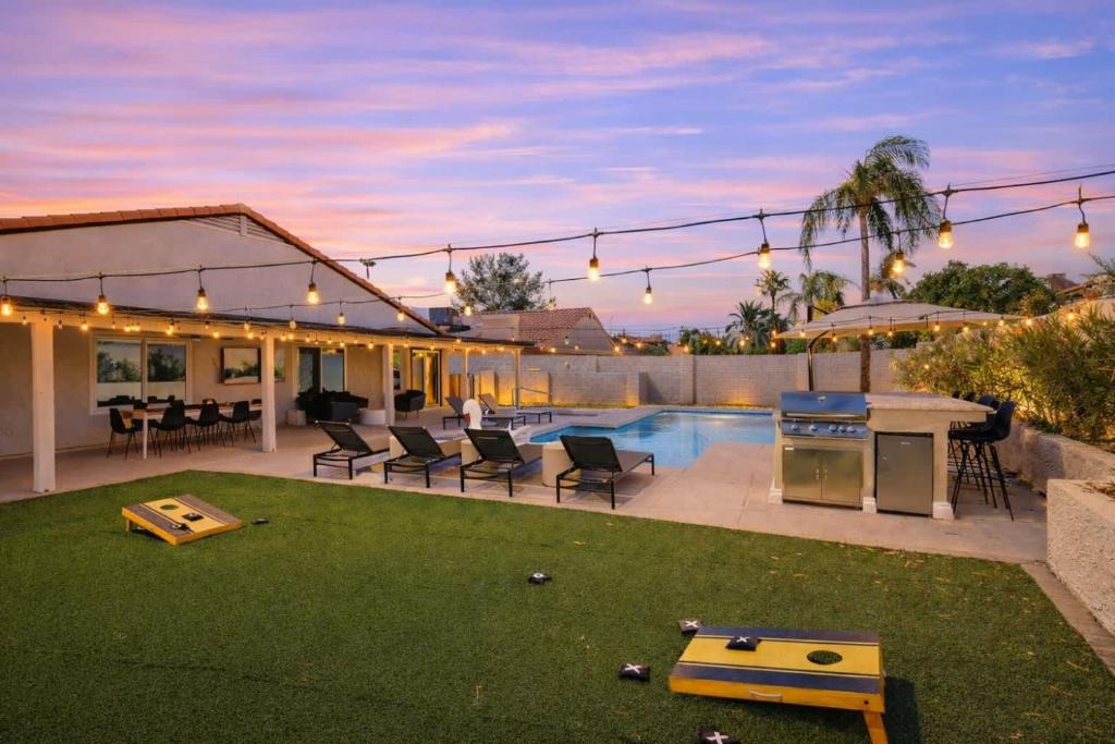 Continental Foothills House | Bohemian Resort-Pool, Spa, Golf, Bar, BBQ, &Games!