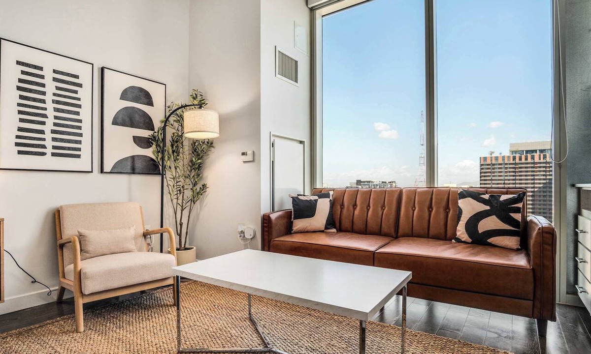 Downtown Phoenix Apartment | Boulevard Stays - Highrise STU Sky Pool, Parking, Gym 28