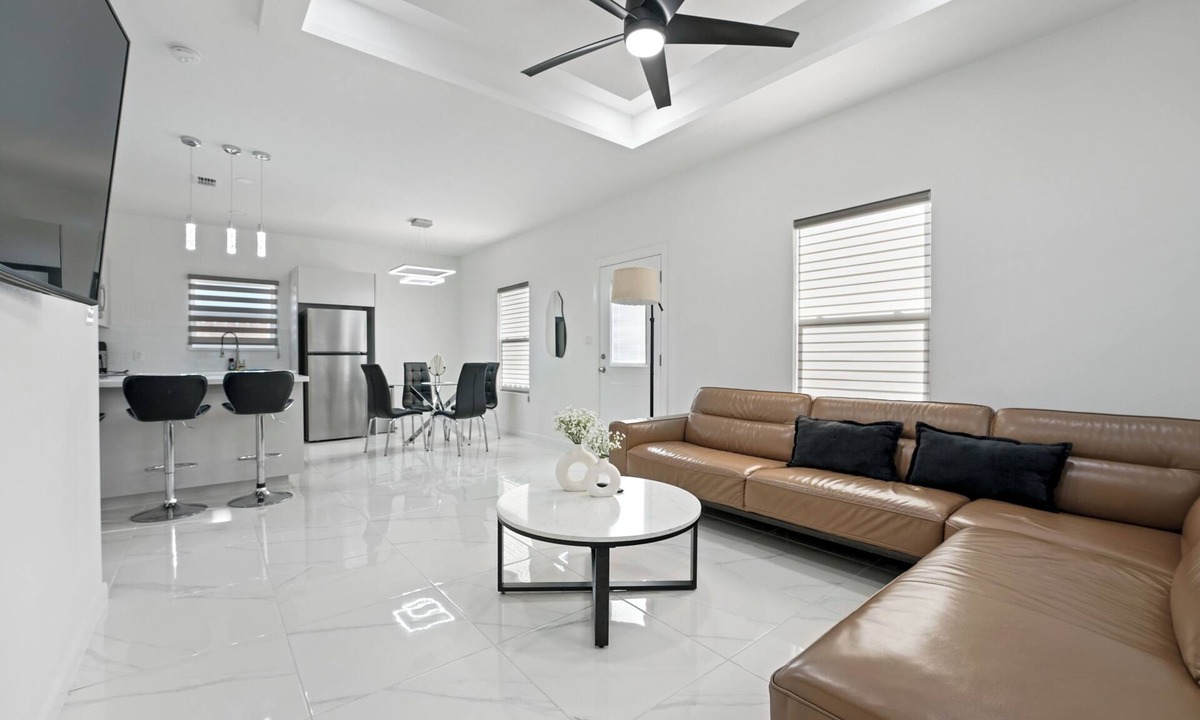 Pharr Apartment | Brand NEW Cozy 3 Bedroom Apartment conveniently located in Pharr-McAllen area!