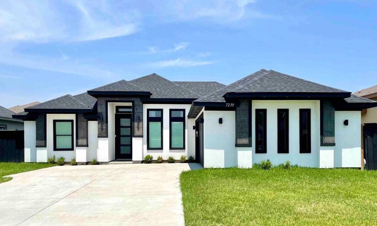 Olmito House | Brand New Home w/Pool. Only 30 miles to SpaceX!