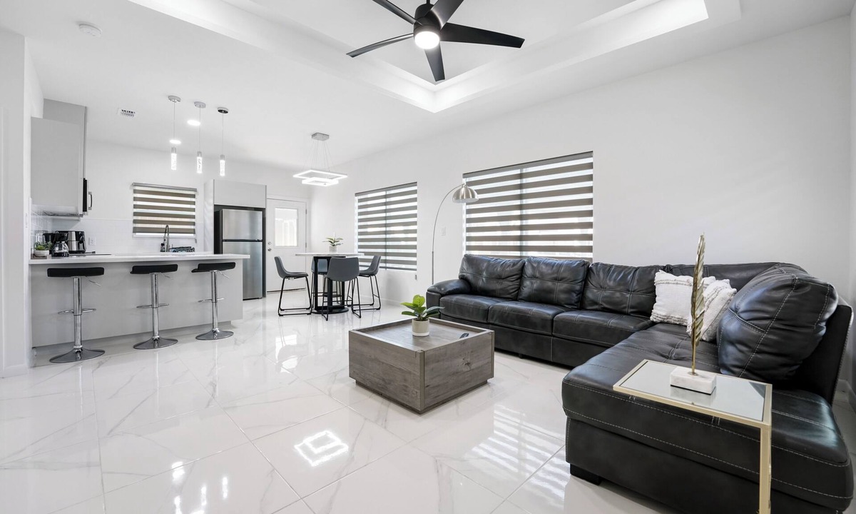 Pharr Apartment | Brand NEW Splendor 2 Bedroom Apartment conveniently located Pharr-McAllen area!