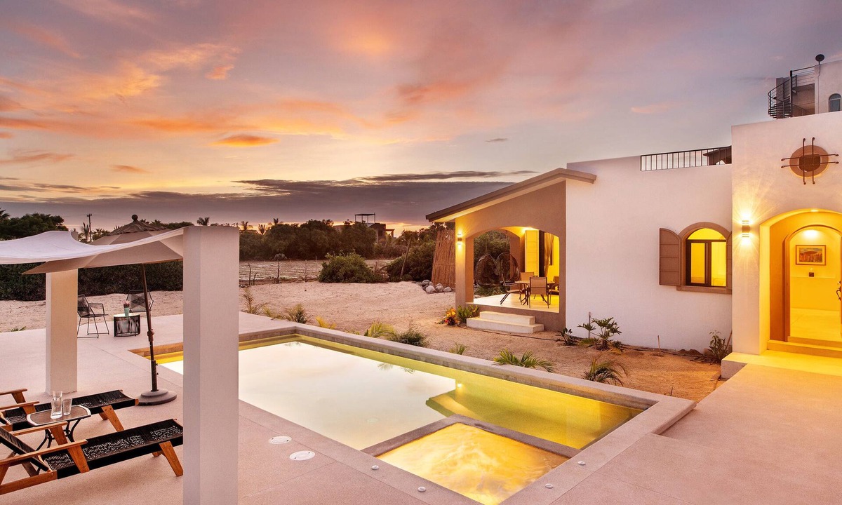 El Pescadero House | Bright and modern home with saltwater pool and hot tub near the beach