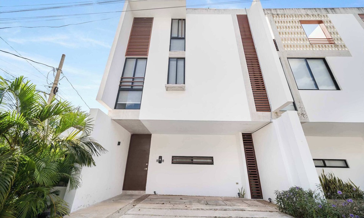 Merida House | Bright & Spacious Mérida Retreat | 3BR Home with Private Pool