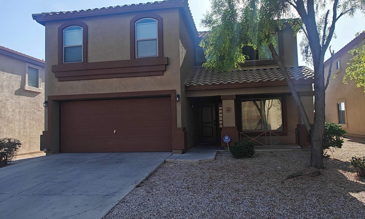 Buckeye House | Buckeye 4 bedrooms 2.5 bath browny home near freeway.