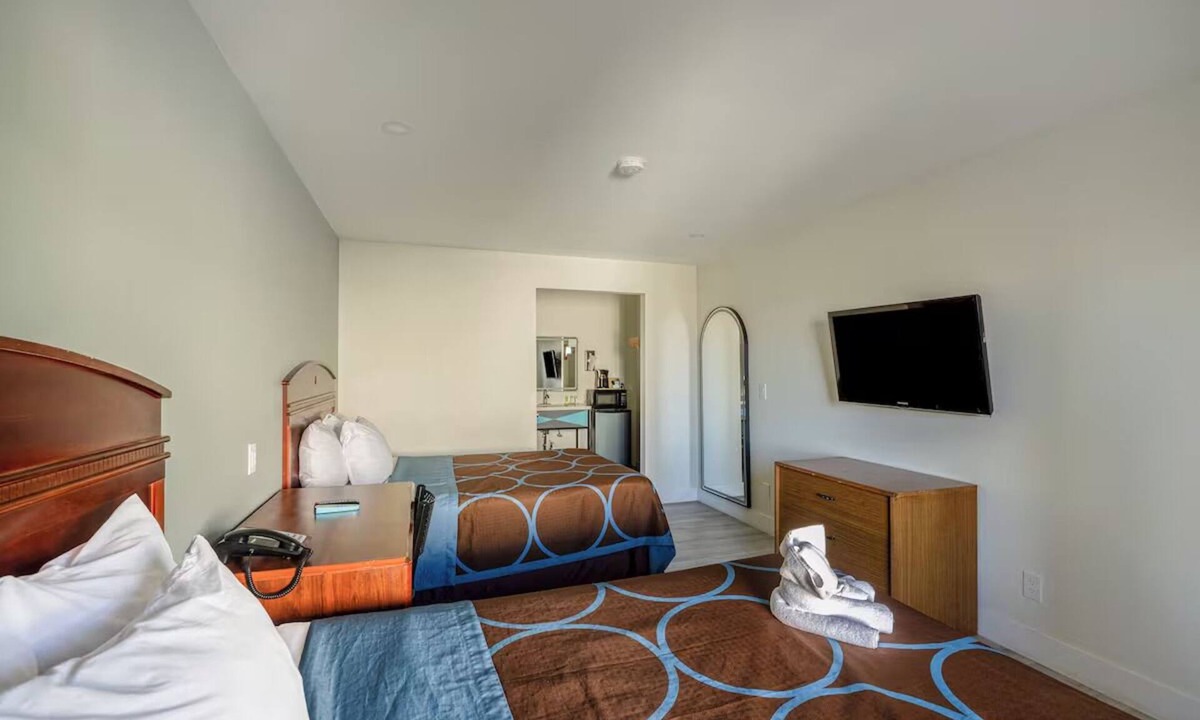 Barstow Hotel | Budget-Friendly Room w/2 Queen Beds Near Calico Ghost Town - 4 Rooms