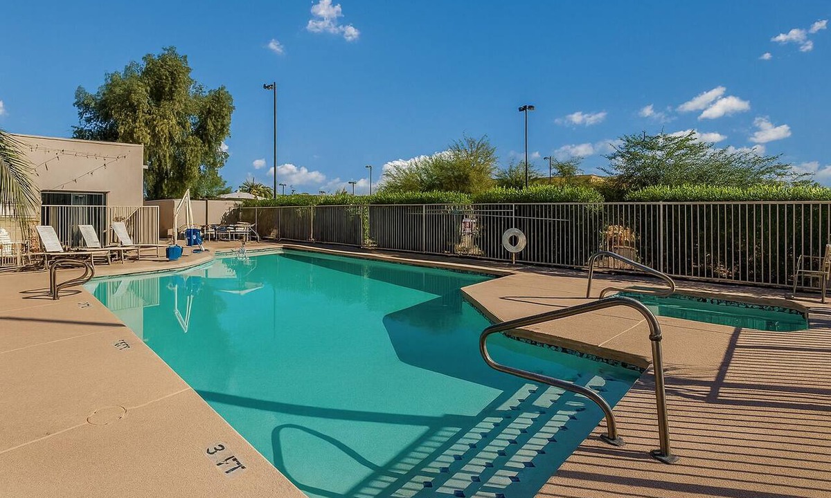 Palm Valley Hotel | Budget-Friendly Stay at Red Lion Inn Goodyear Phoenix! Free Parking, Pool