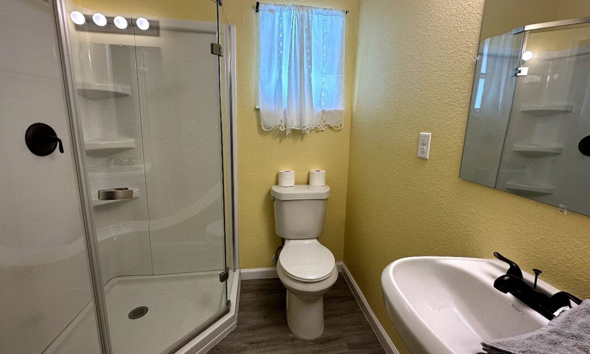 Harlingen House | Bunk Bed In Shared Room In Harlingen TX! 2B
