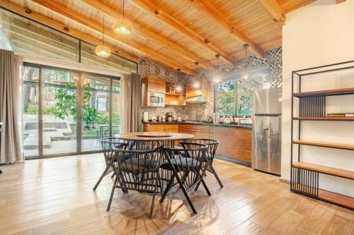 Mazamitla Ski Chalet | Cabaña de Lujo Para 4 Personas Dentro del Bosque