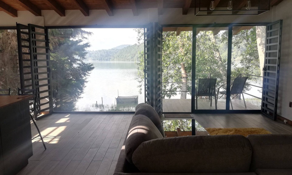 Morelia Cabin | Cabaña Moderna Junto al Lago