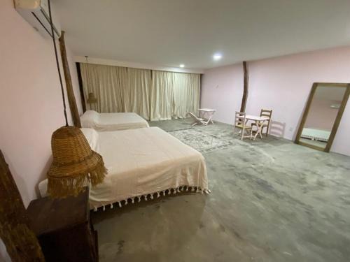 Tonala Hotel | Cabañas y Restaurante La Luna