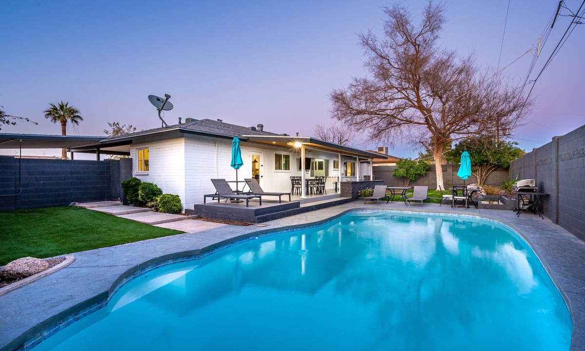 Village Grove House | Cambridge by Porter | Modern Home w/Heated Pool Near El Dorado Park in Scottsdale