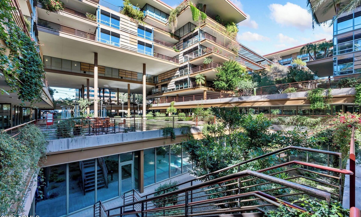 Fashion Square Condo | Camelview Optima Ground Unit-Art Studio OT Scottsdale