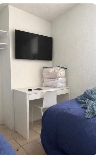 Leon House | Casa Brisa Blanca