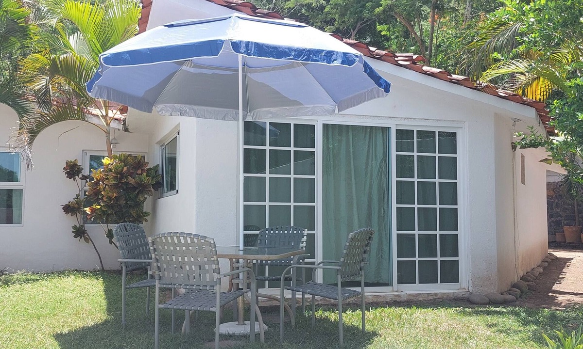 Ixtapa House | CASA CALANDRIAS